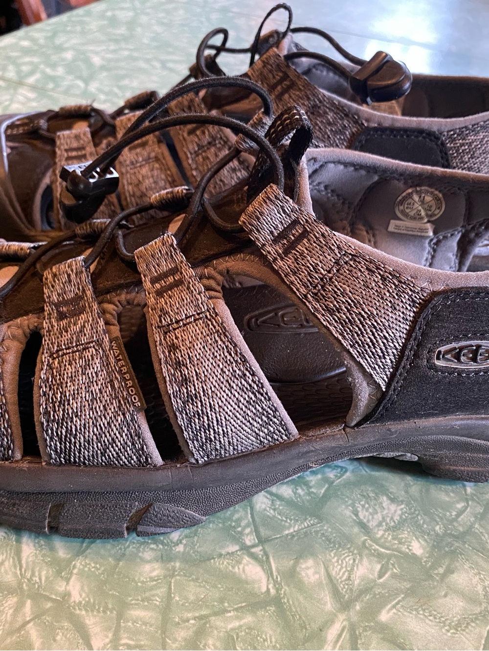 KEEN Men's Size 11 Newport H2 Sandal/Sneaker in Black/Steel Grey Color Way